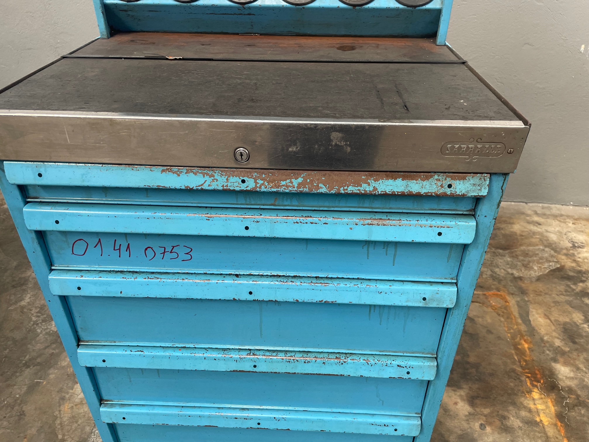 Sarralle Metal Cabinet for Milling Machine with 30 ISO 40 Tool Holders - Image 2