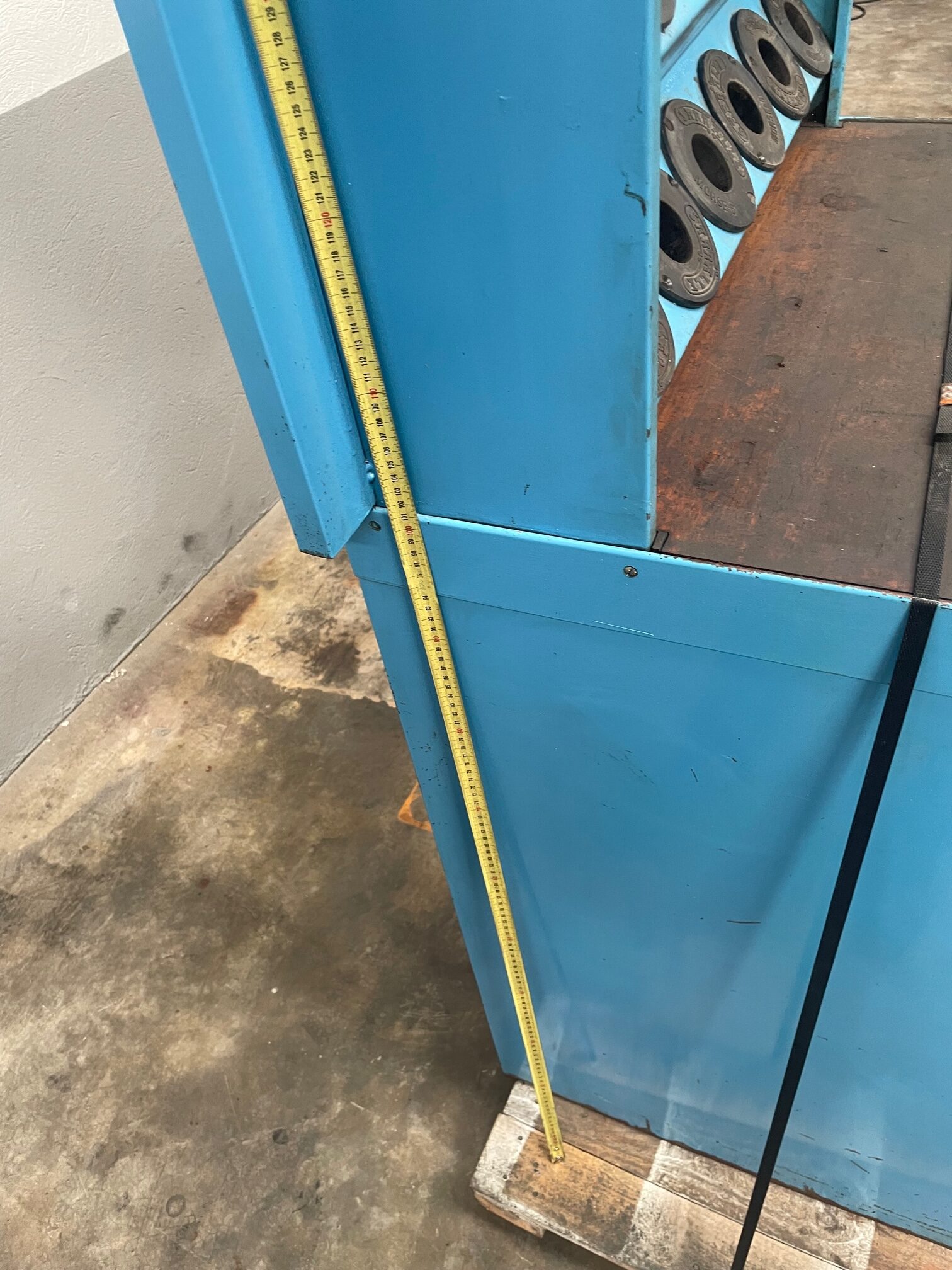 Sarralle Metal Cabinet for Milling Machine with 30 ISO 40 Tool Holders - Image 13