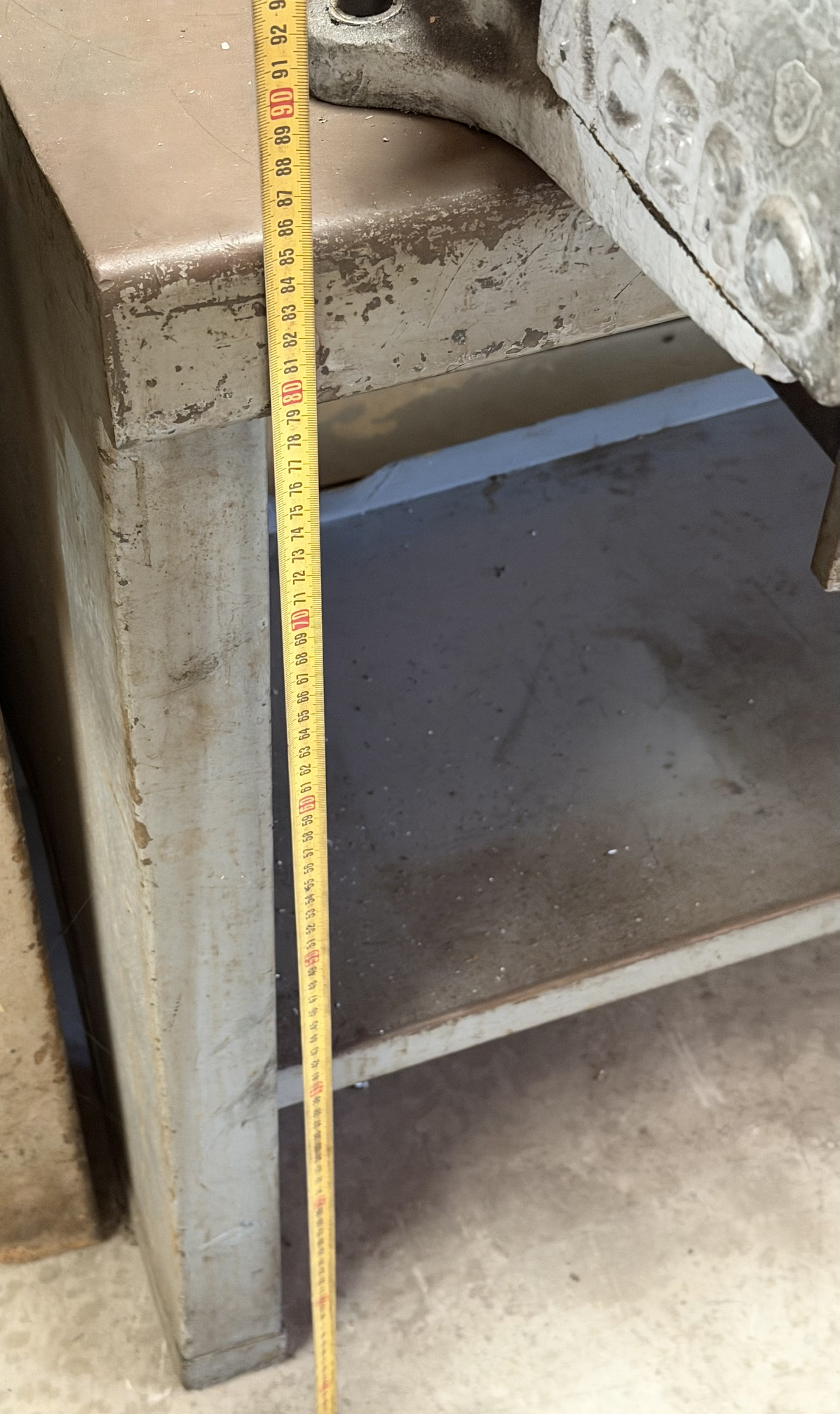 Heavy-Duty 2000 mm Metal Workbench with Acesa Bench Vice - Image 9