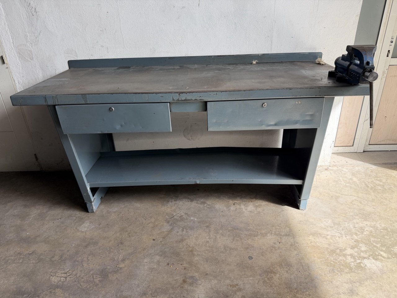 Heco Workbench 1990 mm with Two Drawers and Acesa Bench Vice
