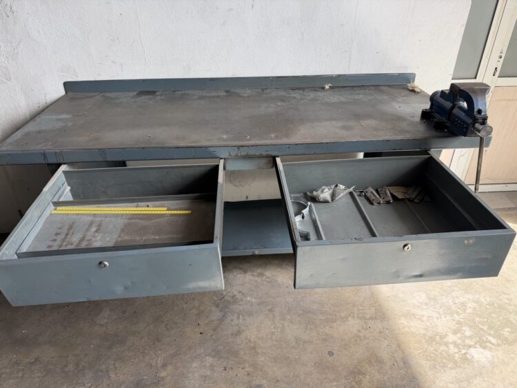 Heco Workbench 1990 mm with Two Drawers and Acesa Bench Vice - Image 2