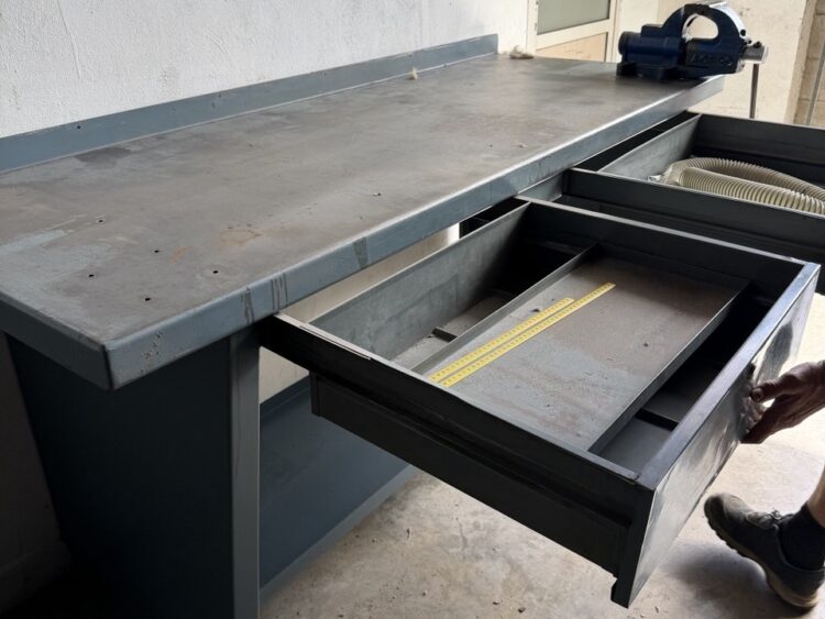 Heco Workbench 1990 mm with Two Drawers and Acesa Bench Vice - Image 3