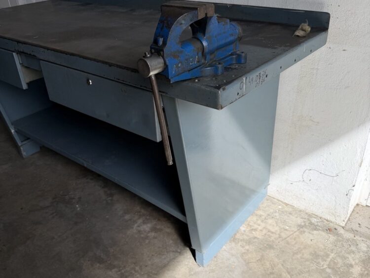 Heco Workbench 1990 mm with Two Drawers and Acesa Bench Vice - Image 4