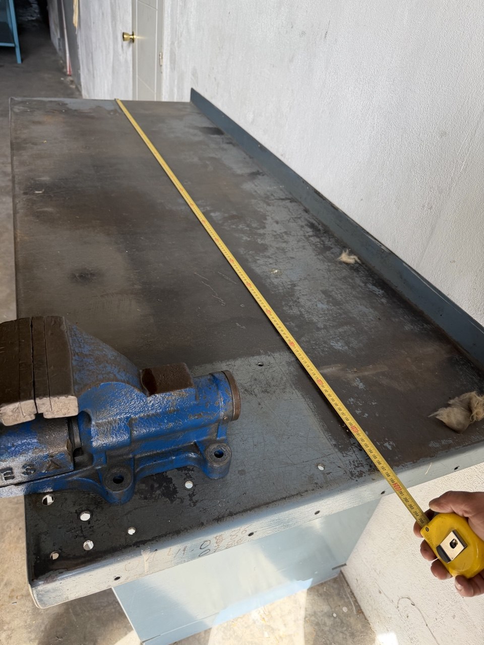 Heco Workbench 1990 mm with Two Drawers and Acesa Bench Vice - Image 5