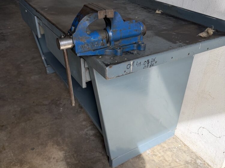 Heco Workbench 1990 mm with Two Drawers and Acesa Bench Vice - Image 9