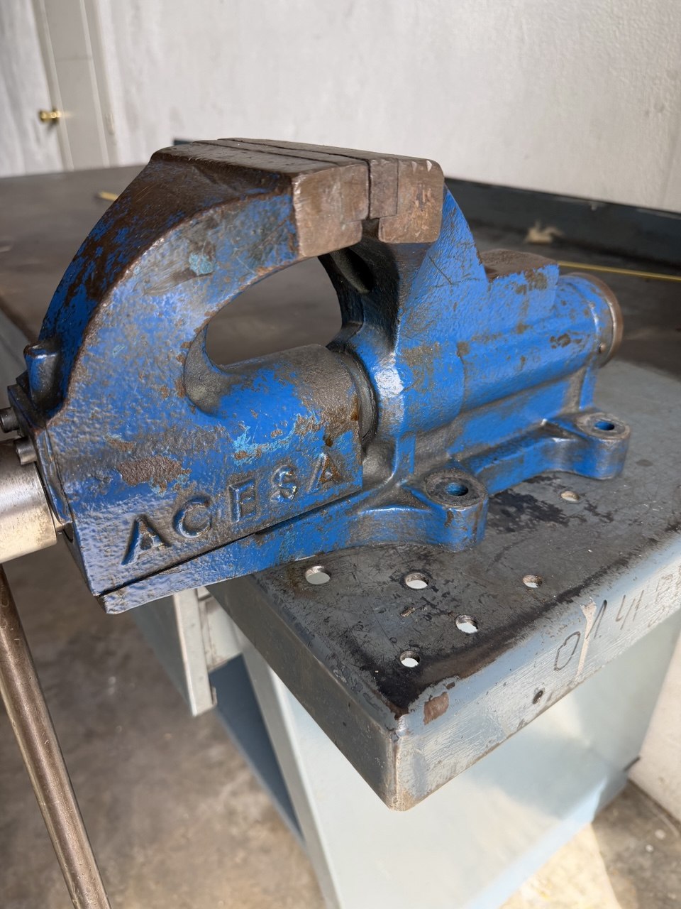 Heco Workbench 1990 mm with Two Drawers and Acesa Bench Vice - Image 10