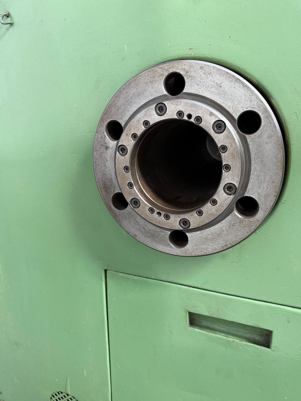 Gurutzpe Super AT 400/2000 Centre Lathe with Digital Readout - Image 11