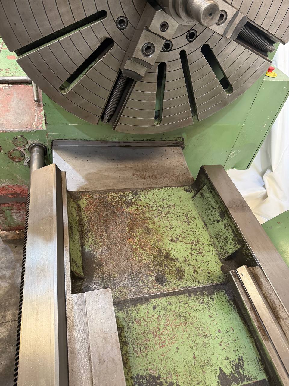 Gurutzpe Super BT 600 Centre Lathe 3000 mm with DRO and Copying Attachment - Image 7
