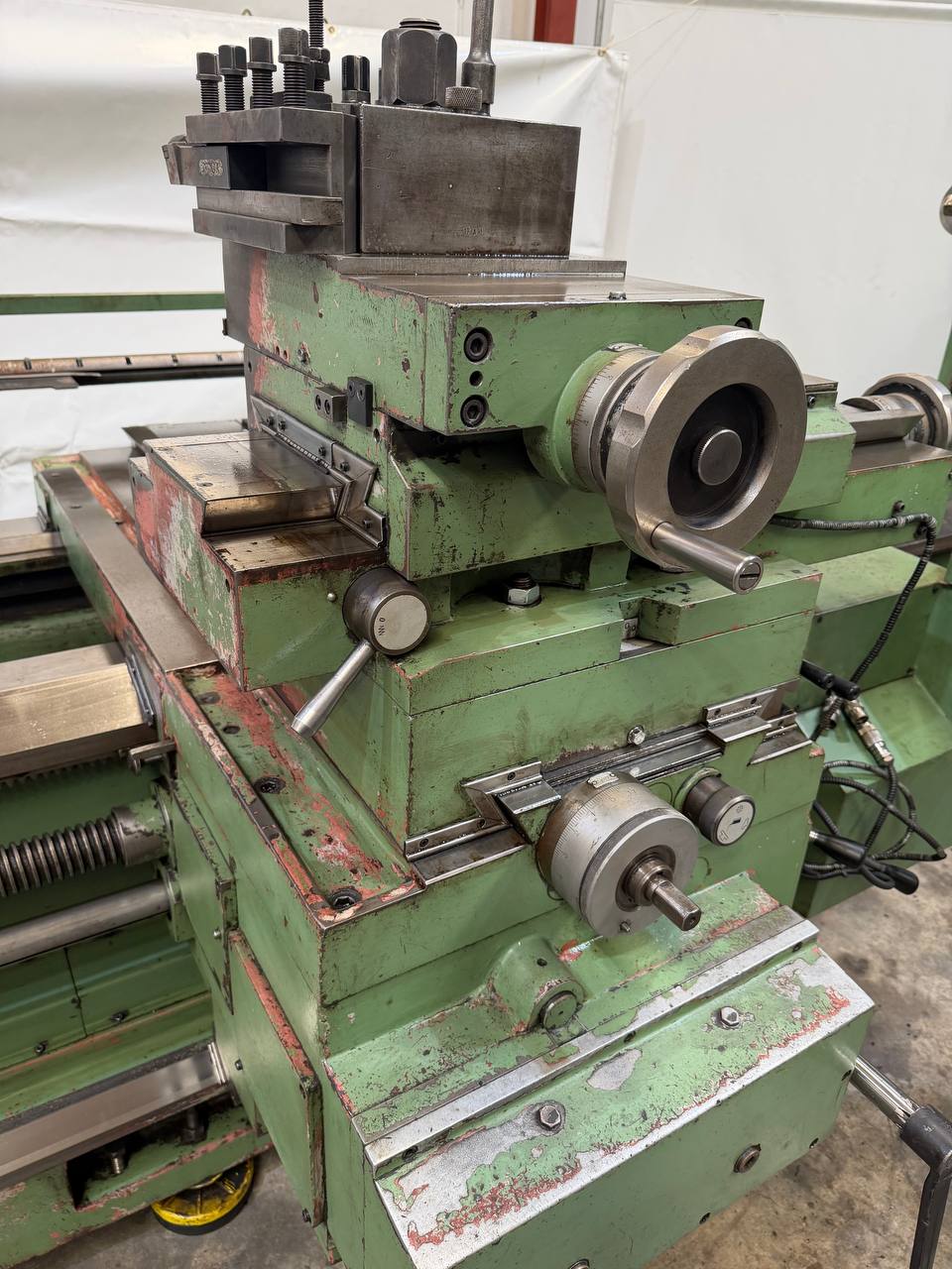 Gurutzpe Super BT 600 Centre Lathe 3000 mm with DRO and Copying Attachment - Image 10