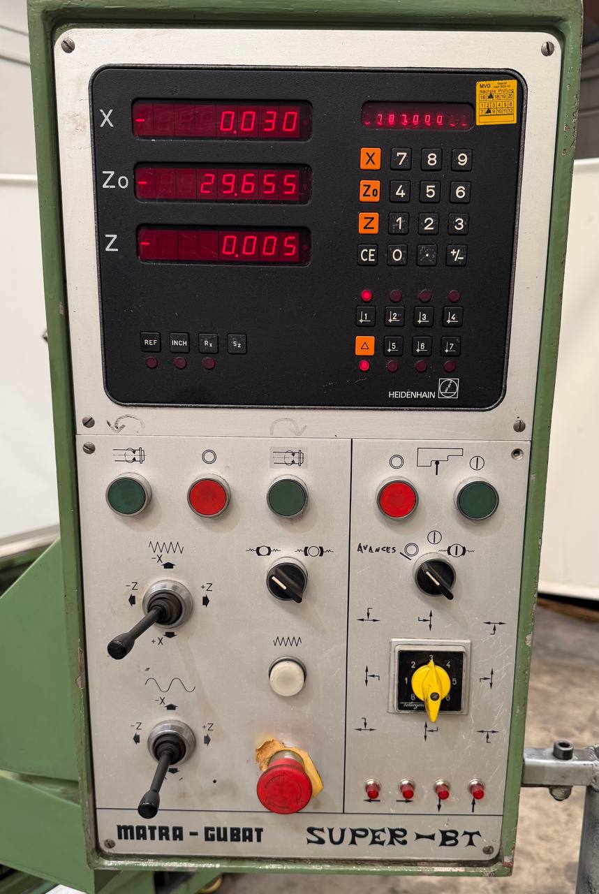 Gurutzpe Super BT 600 Centre Lathe 3000 mm with DRO and Copying Attachment - Image 11