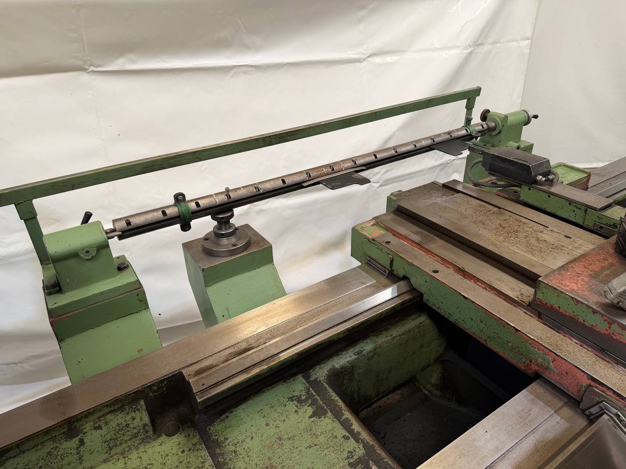 Gurutzpe Super BT 600 Centre Lathe 3000 mm with DRO and Copying Attachment - Image 15