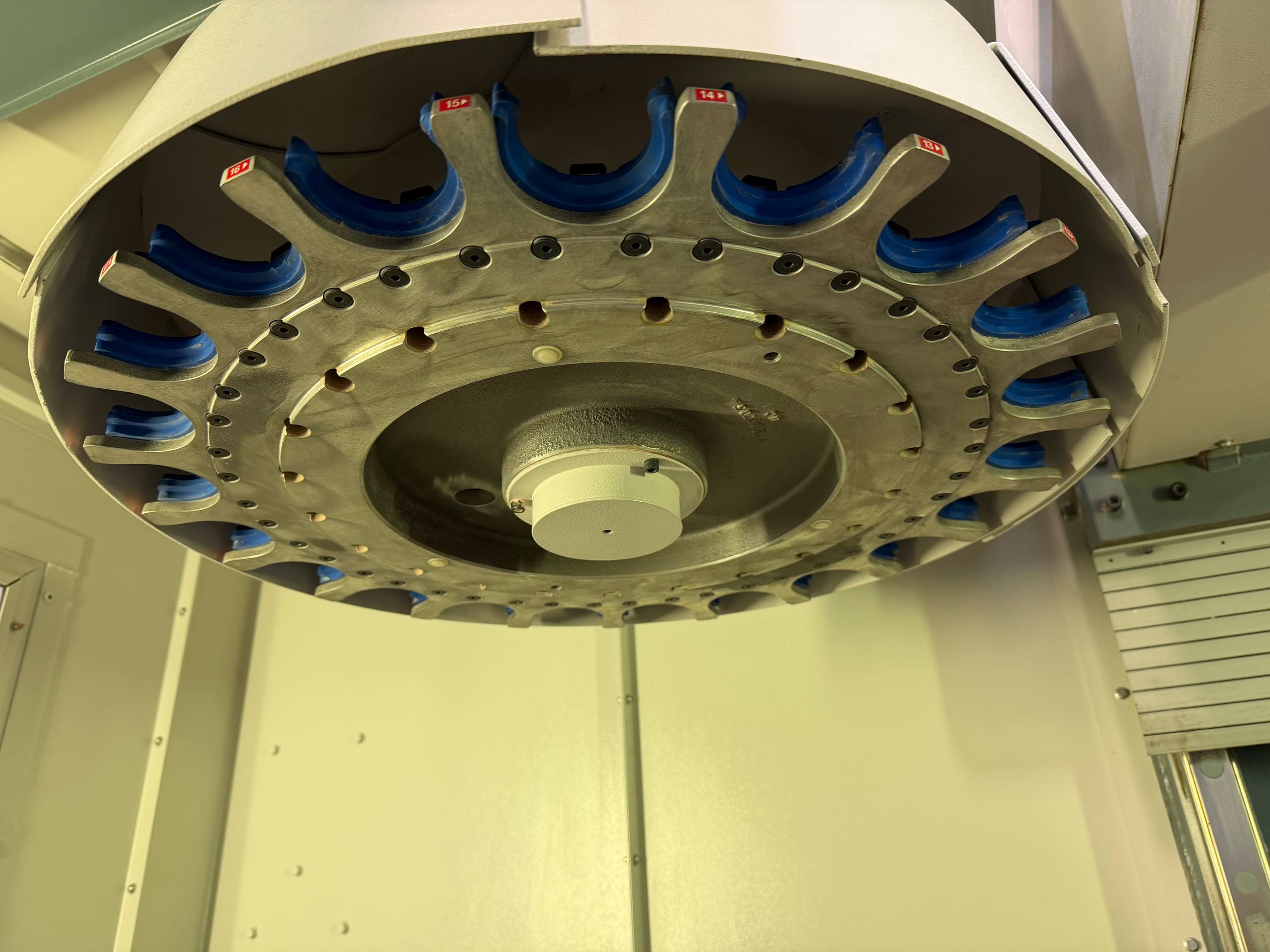 Cincinnati Arrow 2-1000 CNC Machining Centre with Siemens Acramatic 2100 - Image 7