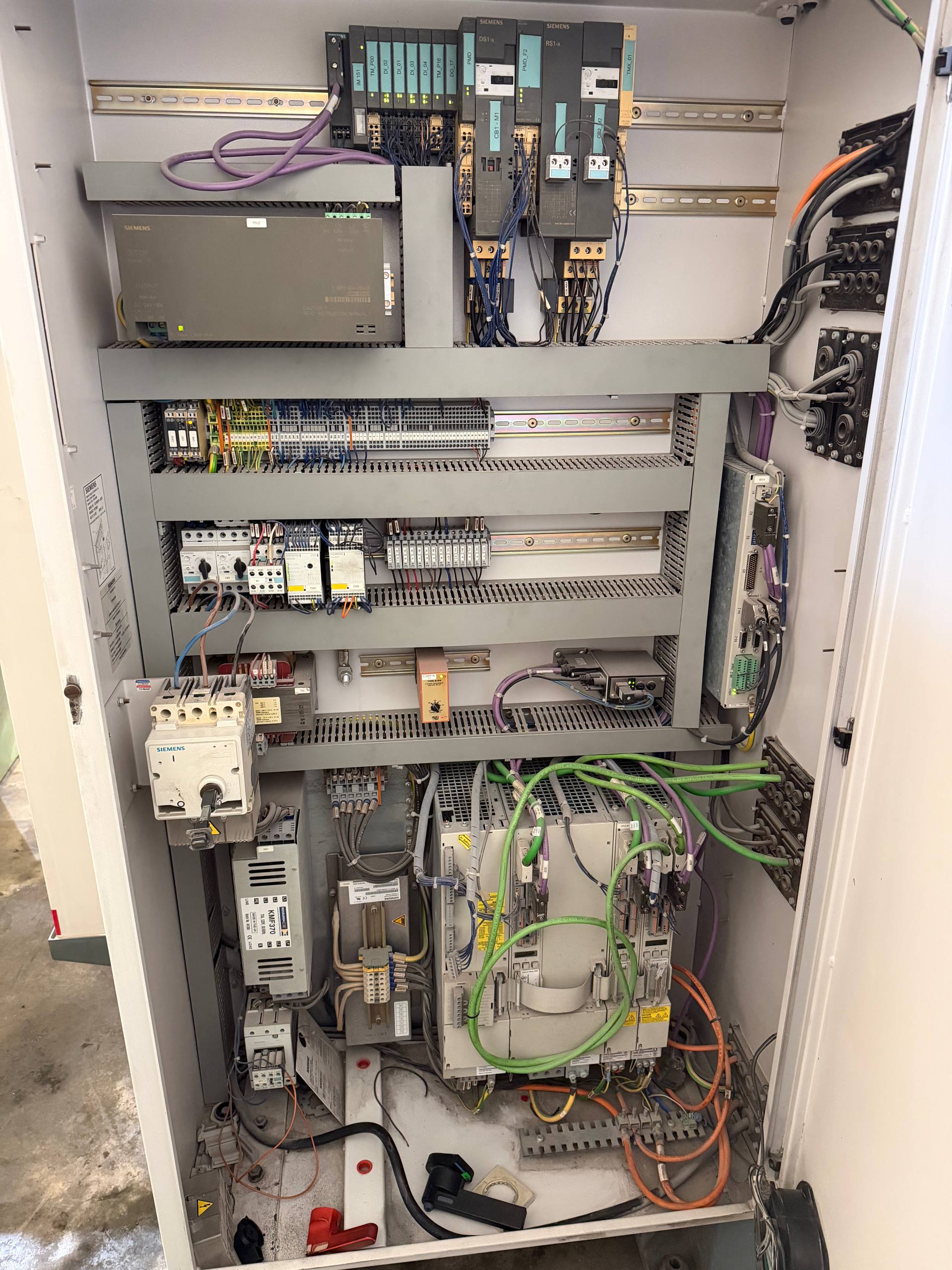 Cincinnati Arrow 2-1000 CNC Machining Centre with Siemens Acramatic 2100 - Image 12