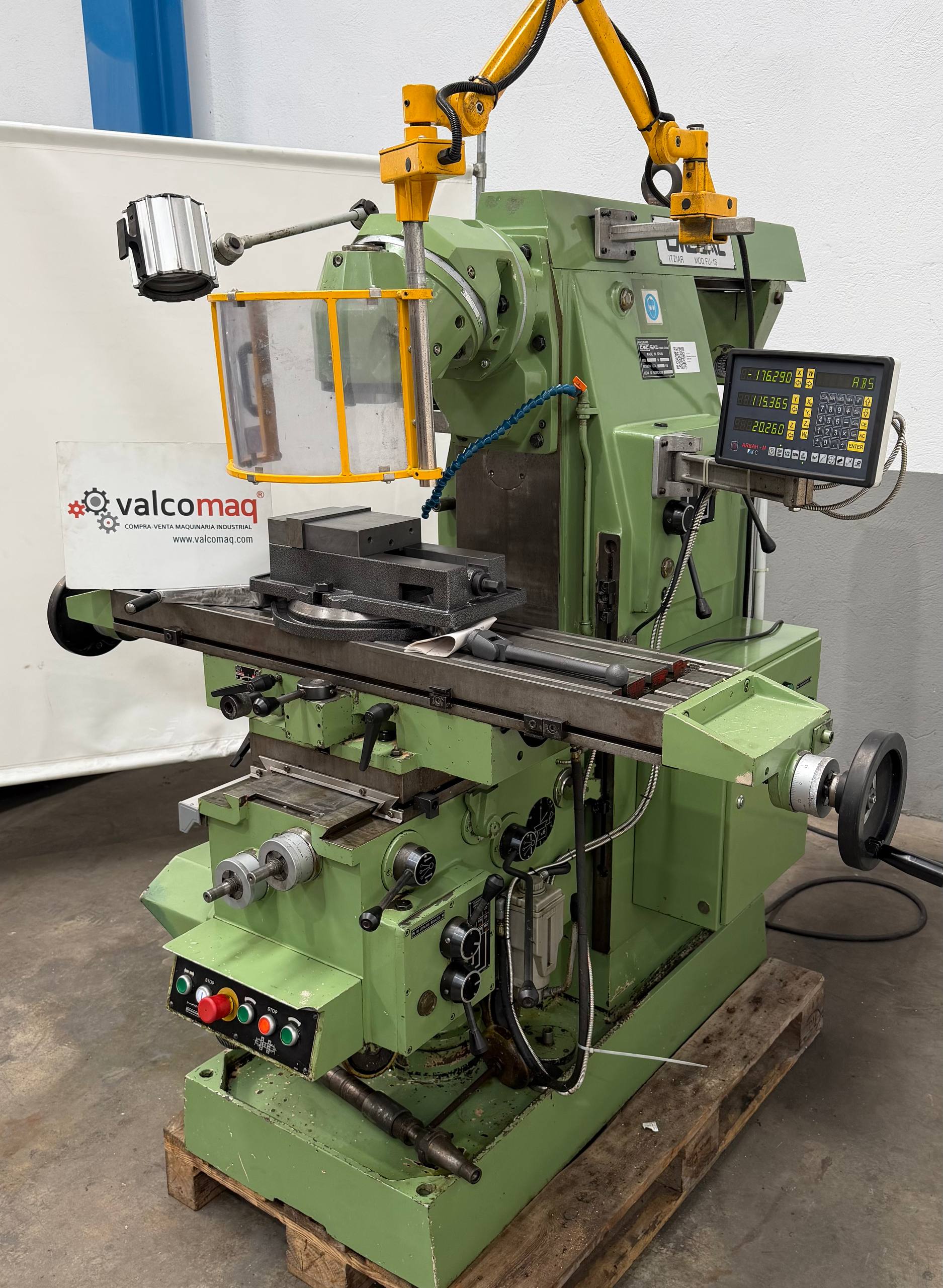 Fresadora Universal CME FU1S con Cabezal Huron ISO 40 y Visualizador de Cotas