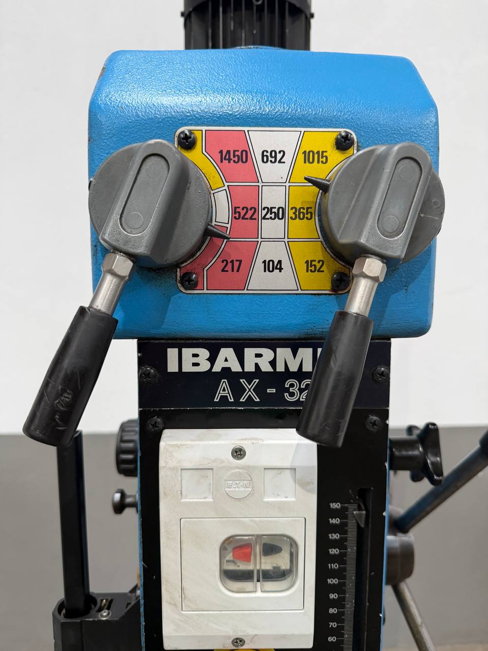 Taladro de Columna Ibarmia AX 32 de Engranajes con Avance Automático - Imagen 5