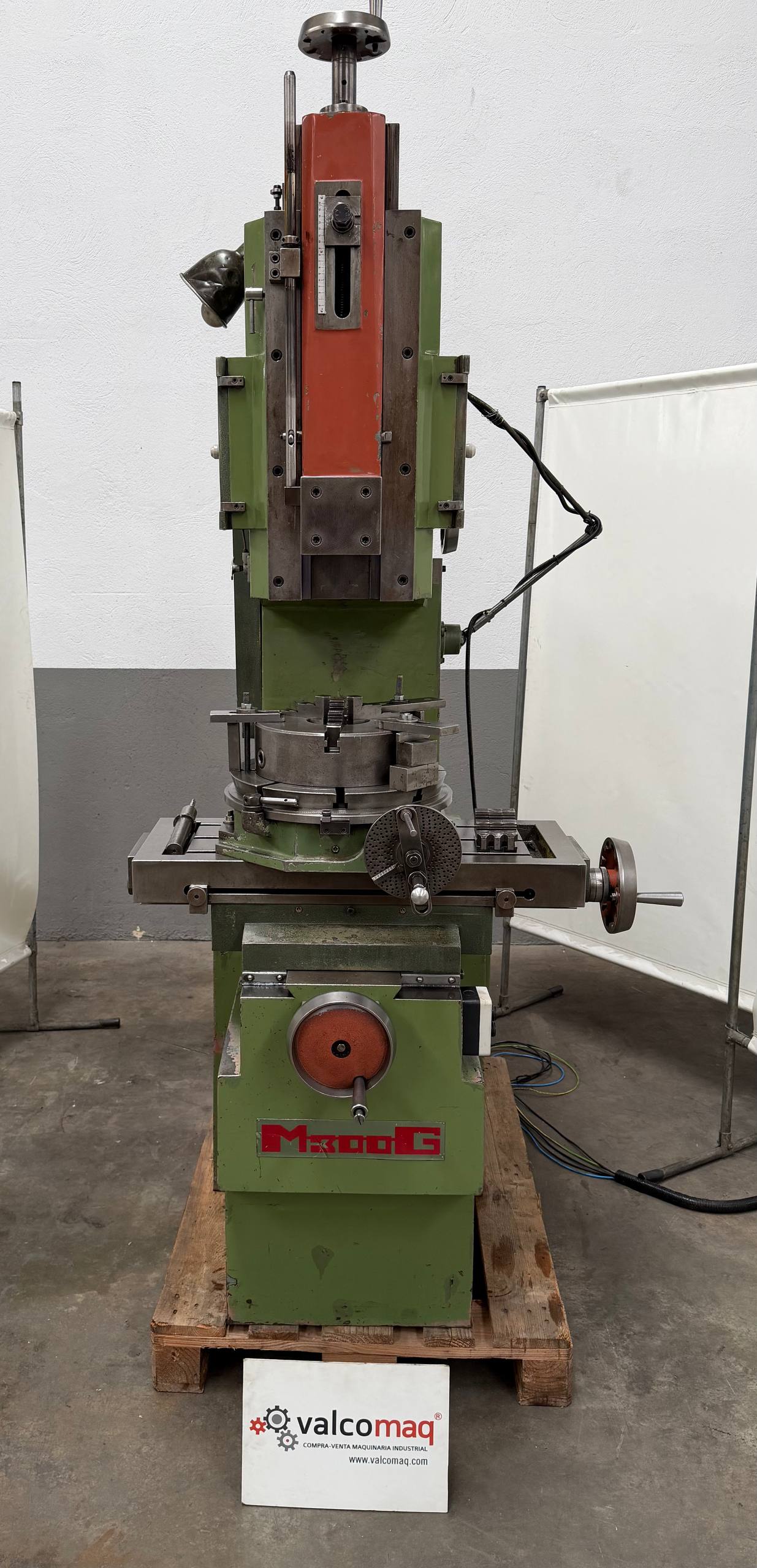 Urpe M-300 G Slotting Machine with Tilting Head and Manual Dividing Head
