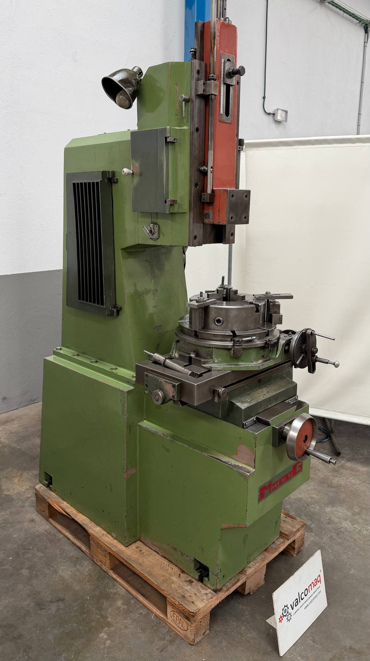 Urpe M-300 G Slotting Machine with Tilting Head and Manual Dividing Head - Image 2
