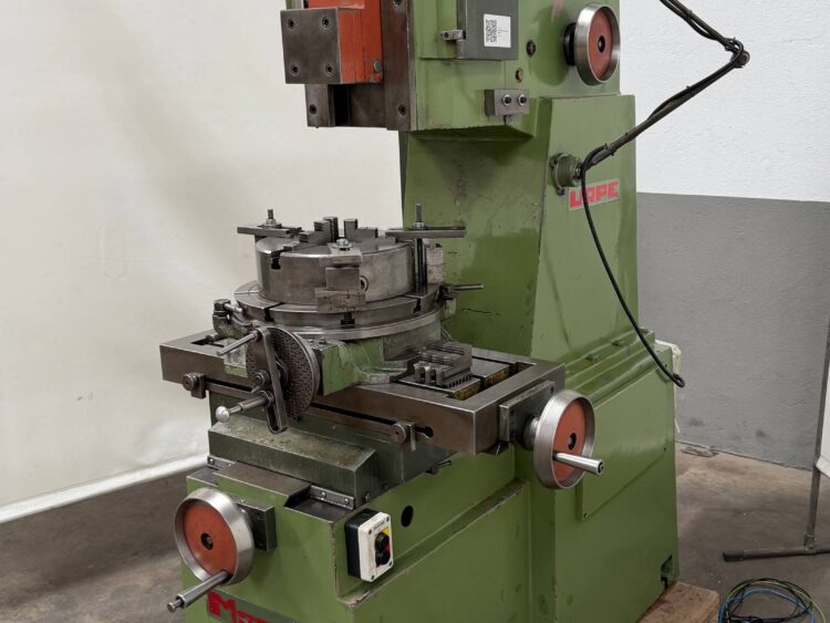 Urpe M-300 G Slotting Machine with Tilting Head and Manual Dividing Head - Image 3