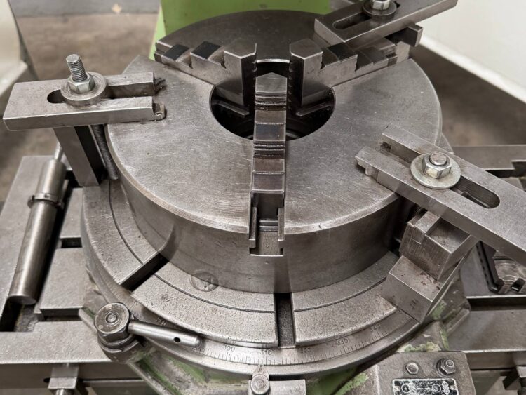 Urpe M-300 G Slotting Machine with Tilting Head and Manual Dividing Head - Image 6