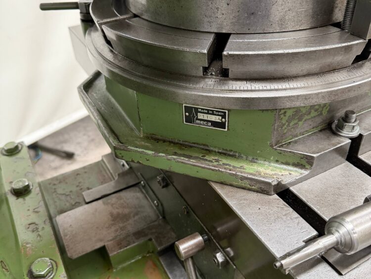 Urpe M-300 G Slotting Machine with Tilting Head and Manual Dividing Head - Image 8