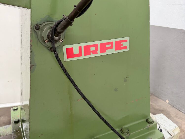 Urpe M-300 G Slotting Machine with Tilting Head and Manual Dividing Head - Image 9