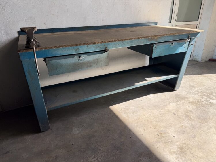 Alternative view of Heco Workbench 2000 mm with Two Drawers and Bench Vice