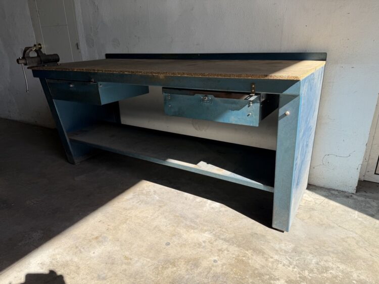 Heco Workbench 2000 mm with Two Drawers and Bench Vice - Image 3