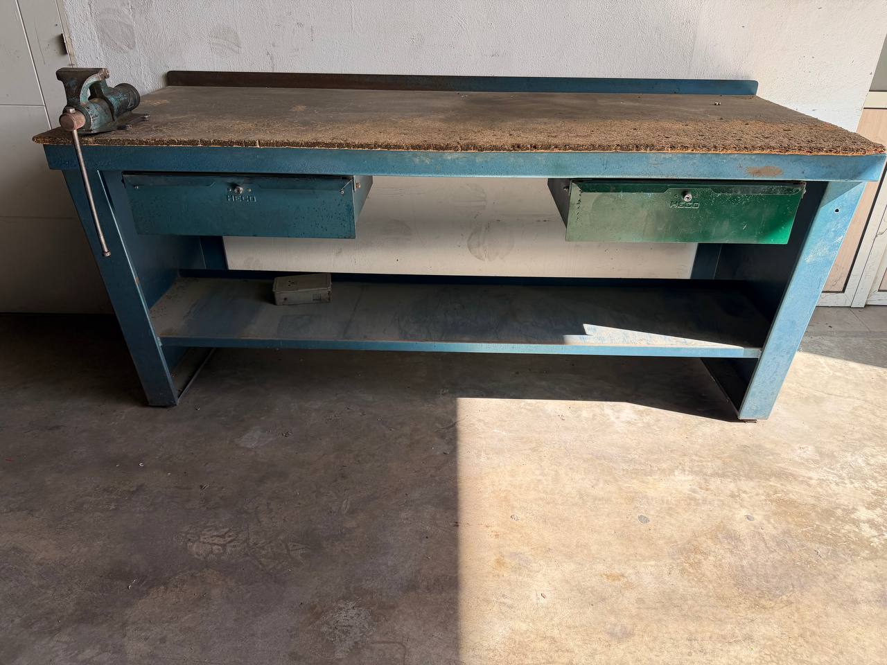 Heco Workbench 2000 mm with Two Drawers and Bench Vice