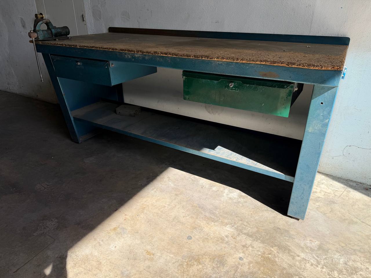 Heco Workbench 2000 mm with Two Drawers and Bench Vice - Image 2