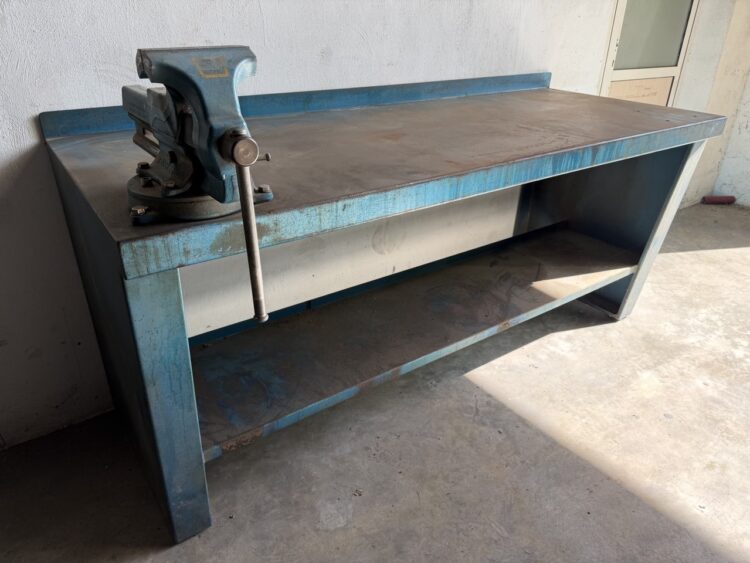 Alternative view of Heco Workbench 2000 mm with 160 mm Swivel Bench Vice