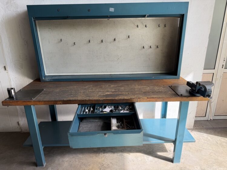 Heco Workbench 2000 mm with Tool Cabinet and Acesa Bench Vice - Image 3