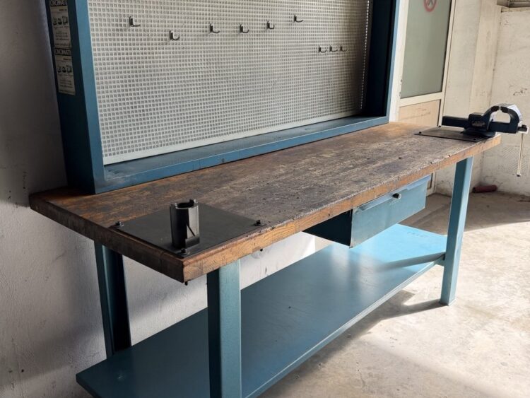 Heco Workbench 2000 mm with Tool Cabinet and Acesa Bench Vice - Image 4