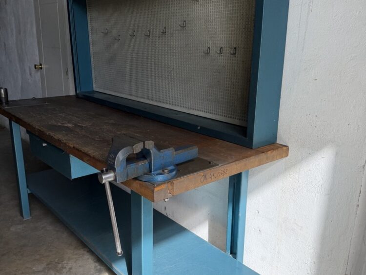 Heco Workbench 2000 mm with Tool Cabinet and Acesa Bench Vice - Image 5