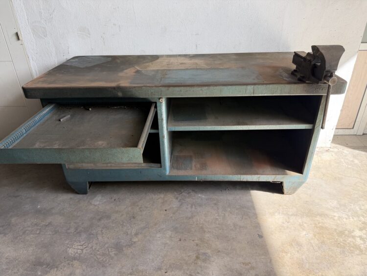 Heavy-Duty Heco Workbench 1800 mm with Acesa Bench Vice - Image 3
