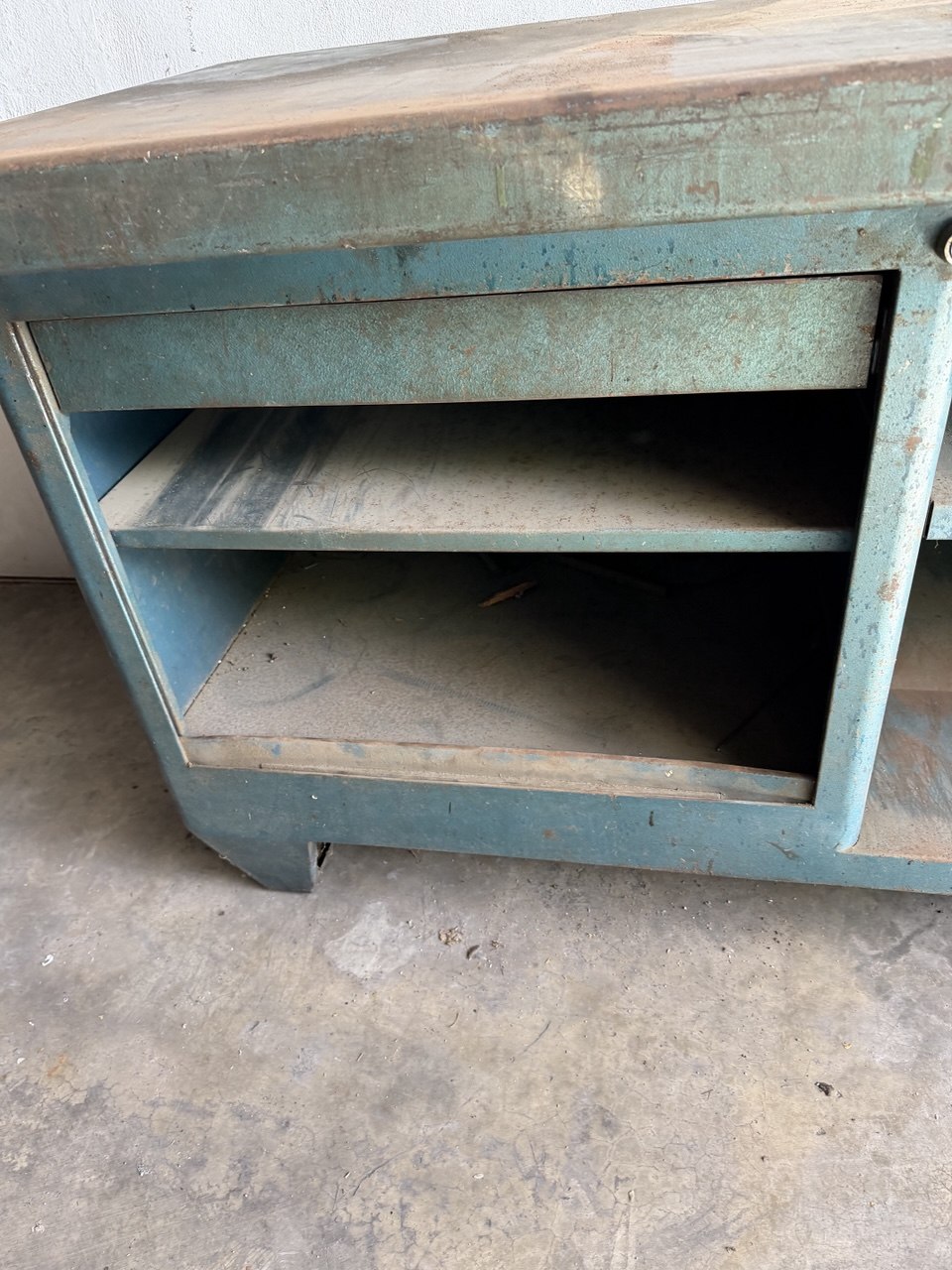 Heavy-Duty Heco Workbench 1800 mm with Acesa Bench Vice - Image 5