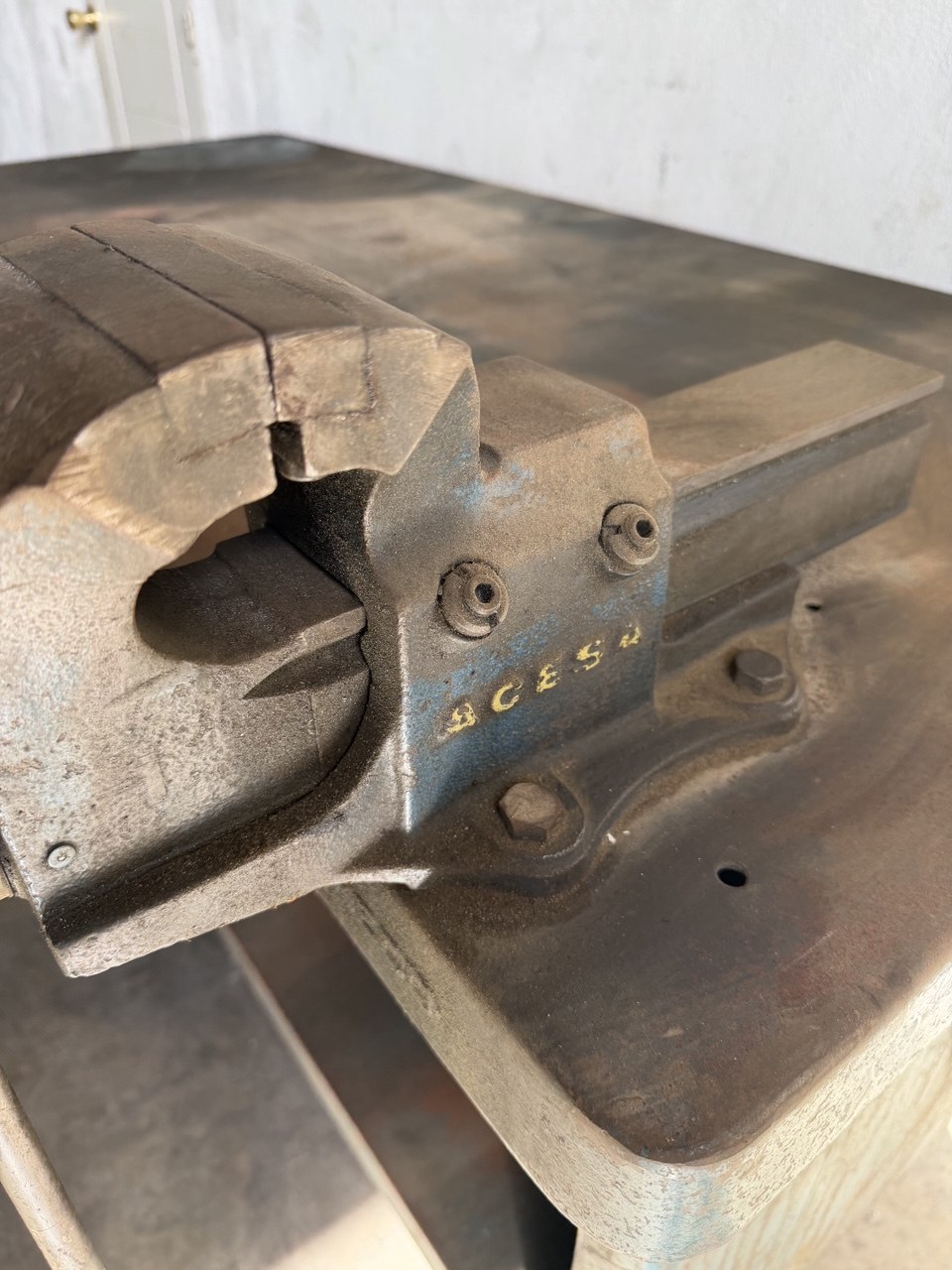 Heavy-Duty Heco Workbench 1800 mm with Acesa Bench Vice - Image 12