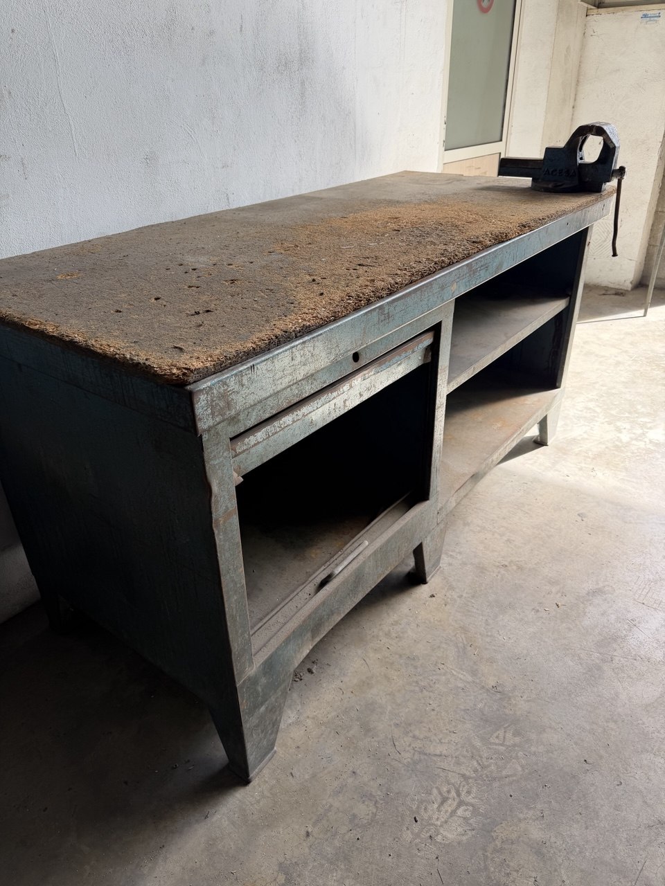 Heavy-Duty Heco Workbench 1830 mm with Acesa Bench Vice - Image 3
