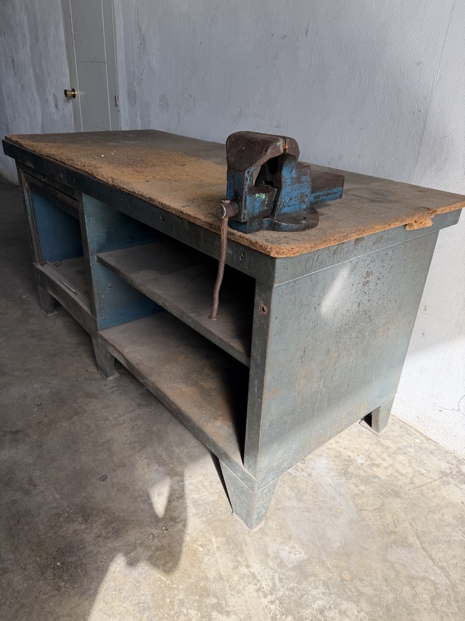 Heavy-Duty Heco Workbench 1830 mm with Acesa Bench Vice - Image 4